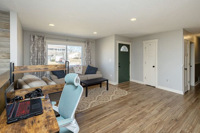 910 Lincoln Court SE, Bondurant, IA 50035