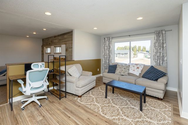 910 Lincoln Court SE, Bondurant, IA 50035