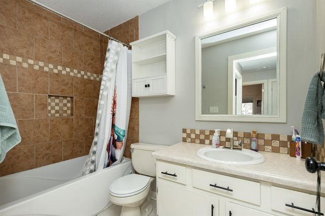 910 Lincoln Court SE, Bondurant, IA 50035