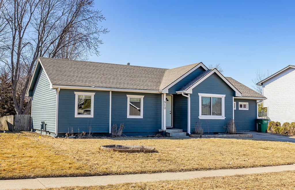 910 Lincoln Court SE, Bondurant, IA 50035