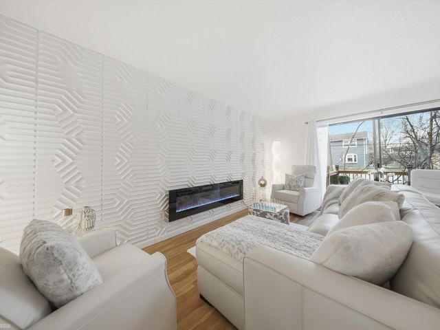 22664 11 Mile Road, Southfield, MI 48034