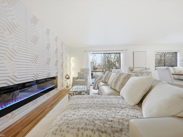 22664 11 Mile Road, Southfield, MI 48034