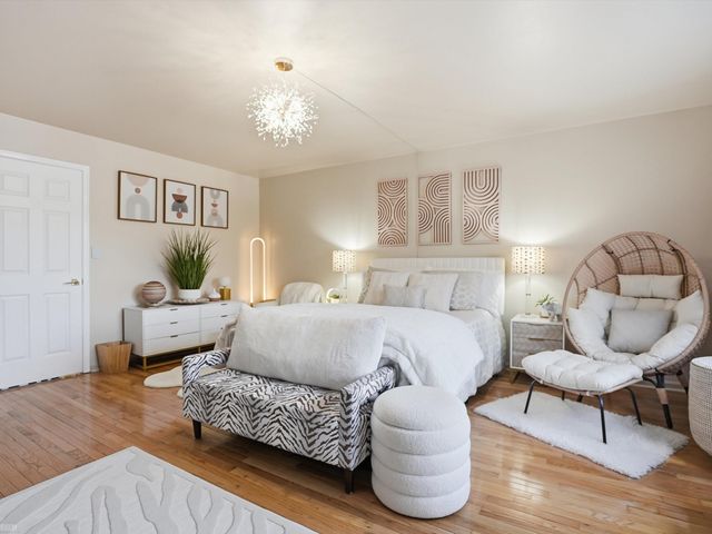 22664 11 Mile Road, Southfield, MI 48034