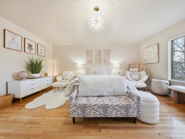 22664 11 Mile Road, Southfield, MI 48034