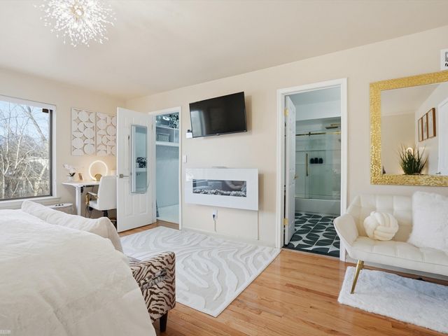 22664 11 Mile Road, Southfield, MI 48034