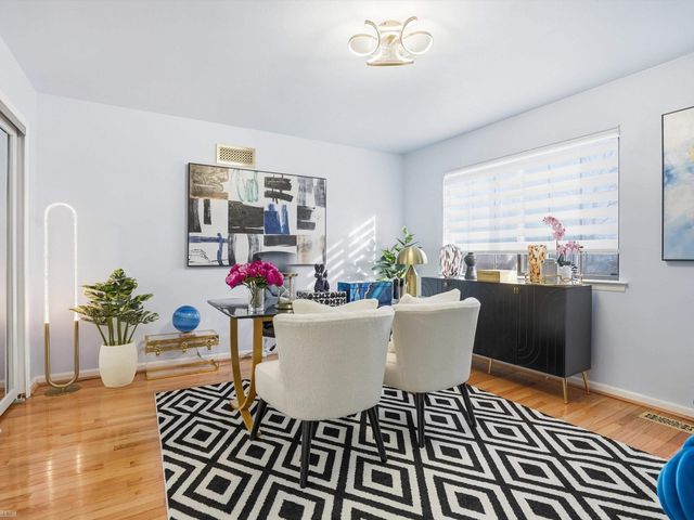 22664 11 Mile Road, Southfield, MI 48034