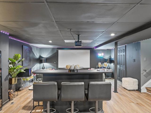 22664 11 Mile Road, Southfield, MI 48034