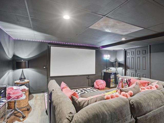 22664 11 Mile Road, Southfield, MI 48034