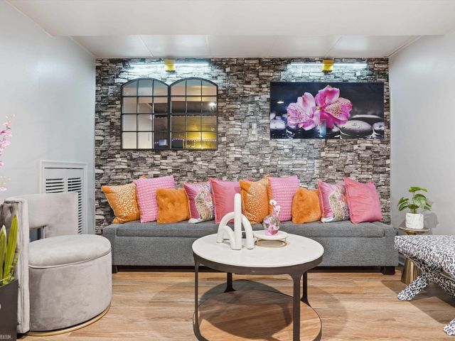 22664 11 Mile Road, Southfield, MI 48034