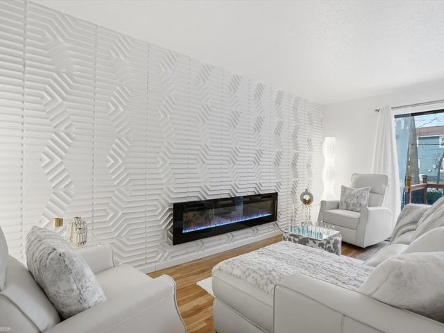 22664 11 Mile Road, Southfield, MI 48034