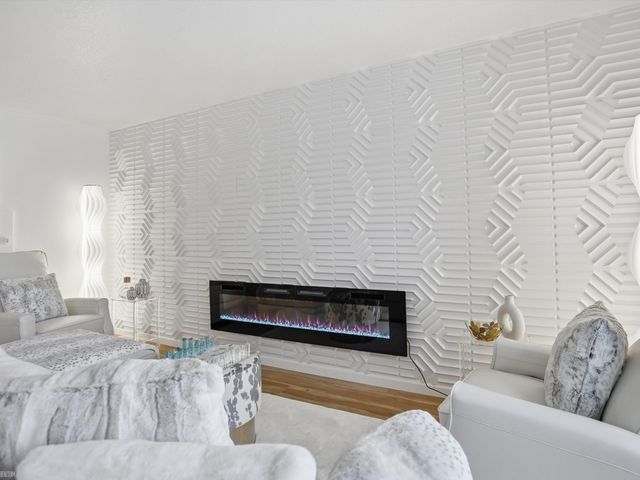 22664 11 Mile Road, Southfield, MI 48034