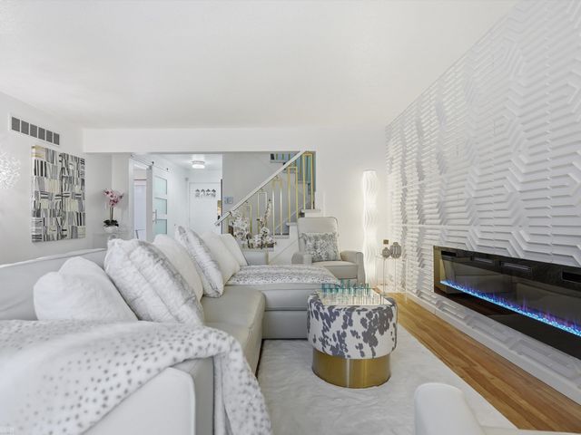 22664 11 Mile Road, Southfield, MI 48034