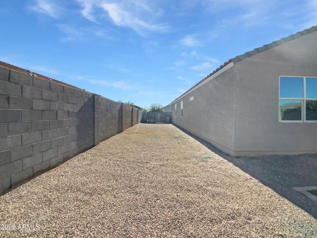 3720 E HENSON Street, San Tan Valley, AZ 85140