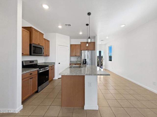 3720 E HENSON Street, San Tan Valley, AZ 85140