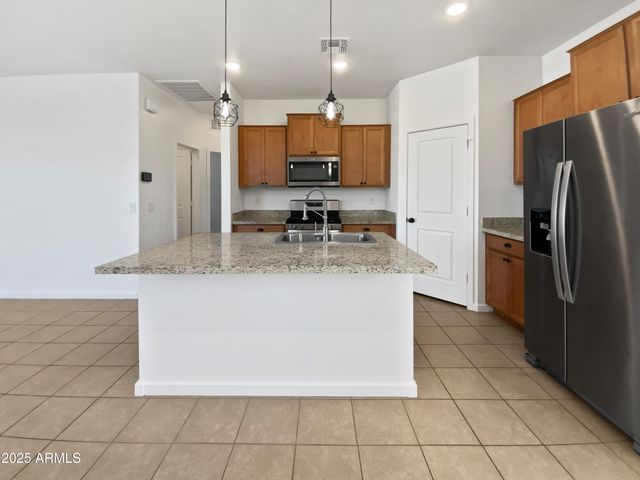 3720 E HENSON Street, San Tan Valley, AZ 85140