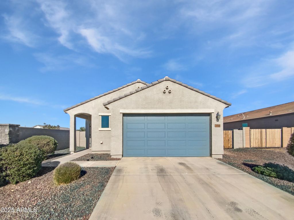 3720 E HENSON Street, San Tan Valley, AZ 85140