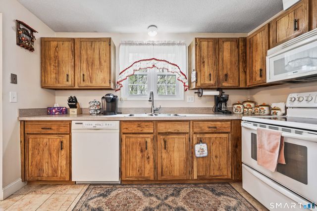 39 Marita Drive, Waterbury, CT 06705