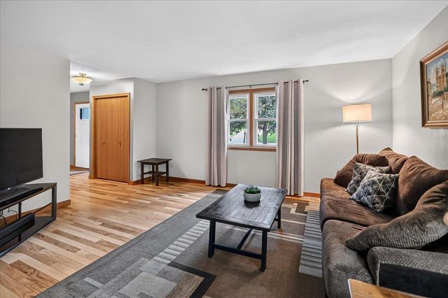 5651 Byrneland Street, Fitchburg, WI 53711