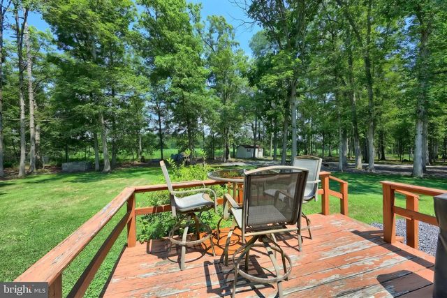10 BAIR RD, New Oxford, PA 17350