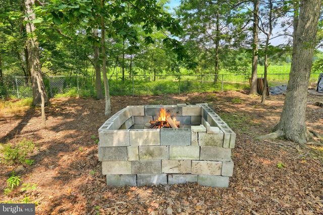10 BAIR RD, New Oxford, PA 17350