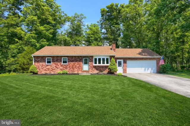 10 BAIR RD, New Oxford, PA 17350