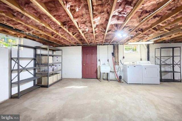 10 BAIR RD, New Oxford, PA 17350