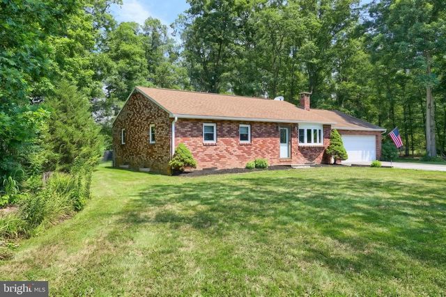 10 BAIR RD, New Oxford, PA 17350