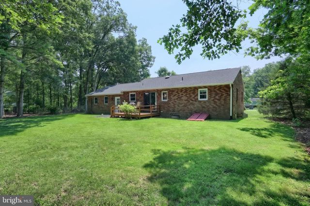 10 BAIR RD, New Oxford, PA 17350