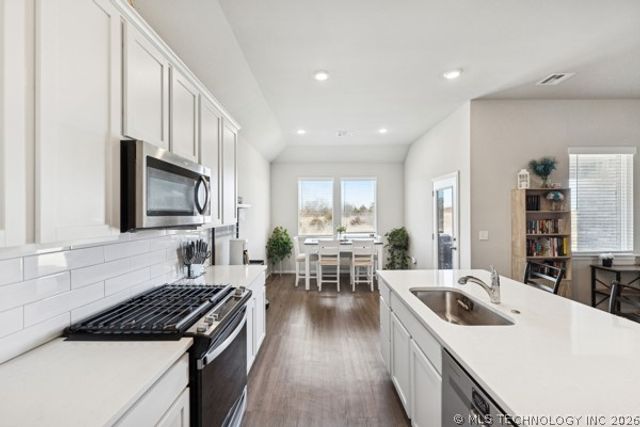 1503 Bluestem Drive, Bartlesville, OK 74006