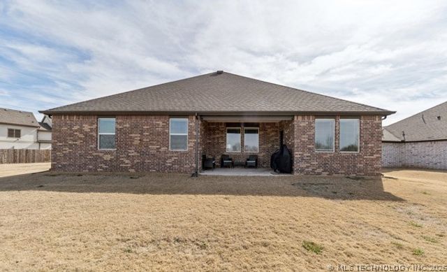 1503 Bluestem Drive, Bartlesville, OK 74006