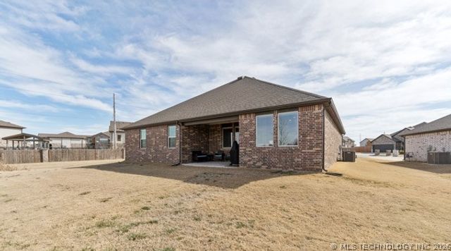 1503 Bluestem Drive, Bartlesville, OK 74006