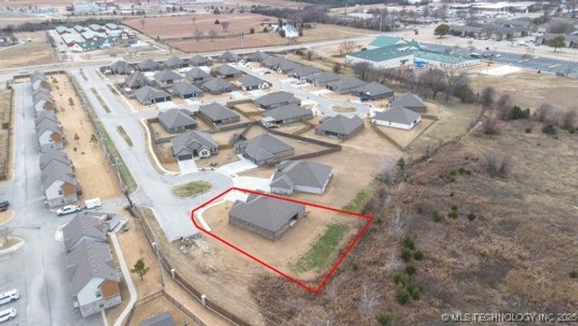 1503 Bluestem Drive, Bartlesville, OK 74006