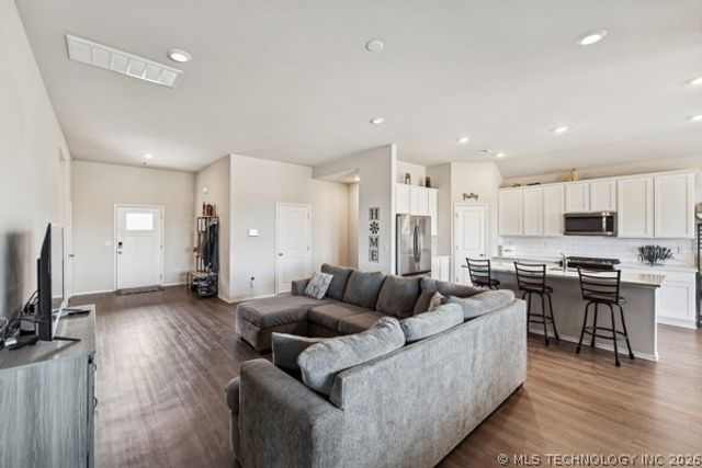 1503 Bluestem Drive, Bartlesville, OK 74006