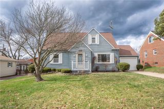 2528 N Haven Boulevard, Cuyahoga Falls, OH 44223