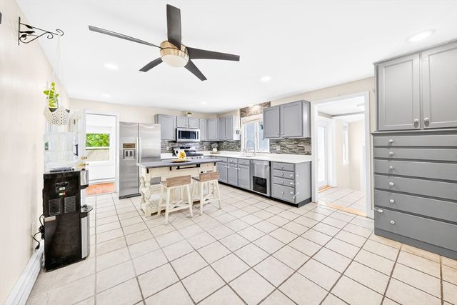 84 Fowler Rd, Lowell, MA 01854