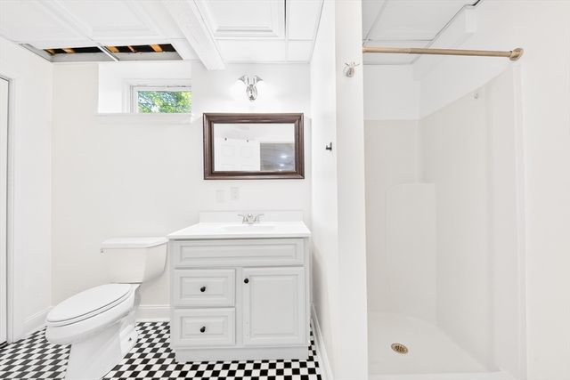 84 Fowler Rd, Lowell, MA 01854