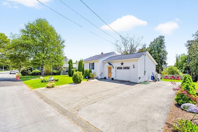 84 Fowler Rd, Lowell, MA 01854