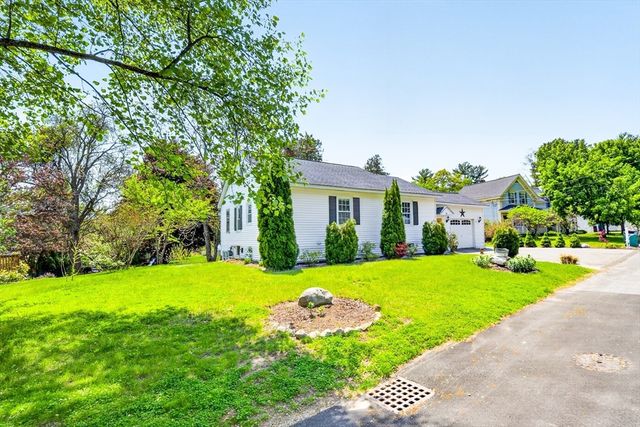 84 Fowler Rd, Lowell, MA 01854