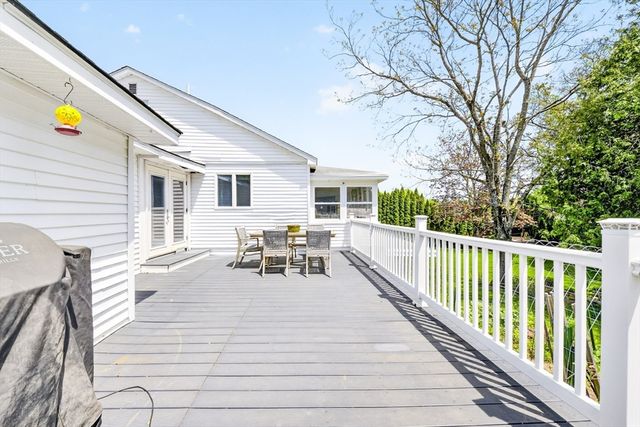 84 Fowler Rd, Lowell, MA 01854