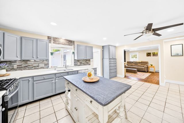 84 Fowler Rd, Lowell, MA 01854