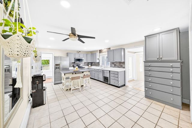 84 Fowler Rd, Lowell, MA 01854