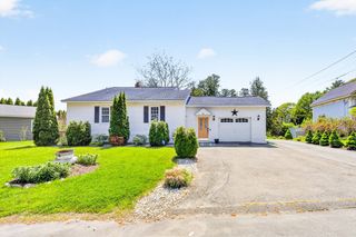 84 Fowler Rd, Lowell, MA 01854