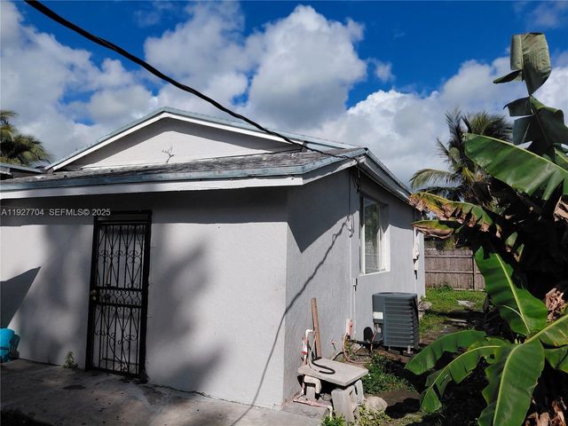 3171 NW 28th St 2, Miami, FL 33142