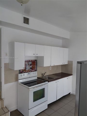 3171 NW 28th St 2, Miami, FL 33142