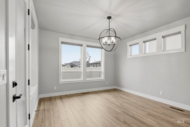 4640 N Mckinley Park, Meridian, ID 83646