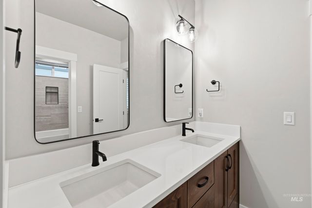 4640 N Mckinley Park, Meridian, ID 83646