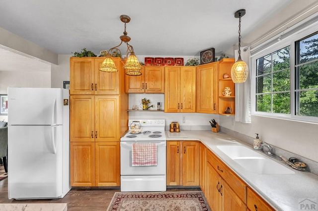 203 County Rd 370, San Isabel, CO 81069