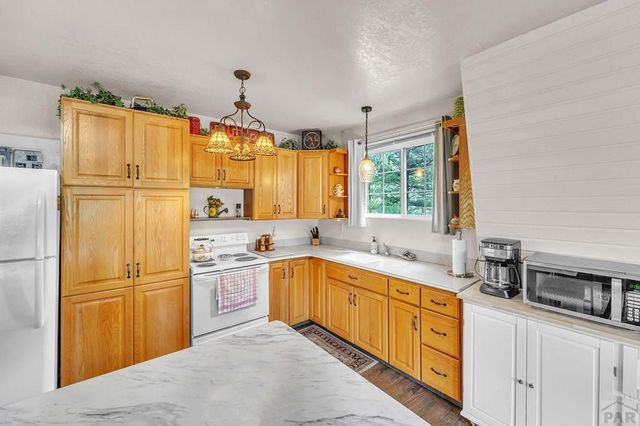 203 County Rd 370, San Isabel, CO 81069