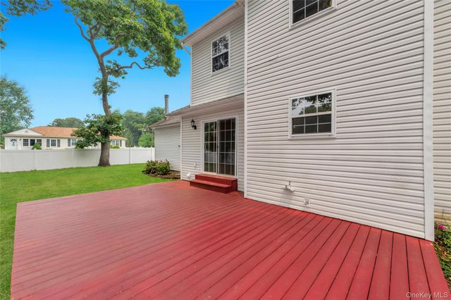 1470 Claas Avenue, Holbrook, NY 11741