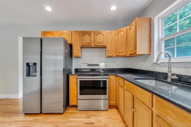 1470 Claas Avenue, Holbrook, NY 11741
